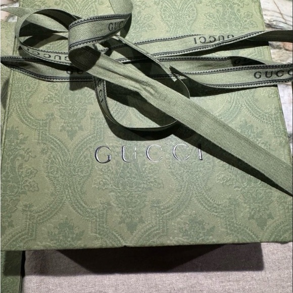 Gucci Blondie Belt w Gucci box, dust bag, and ribbon. Perfect gift! Size 32 - Picture 6 of 6